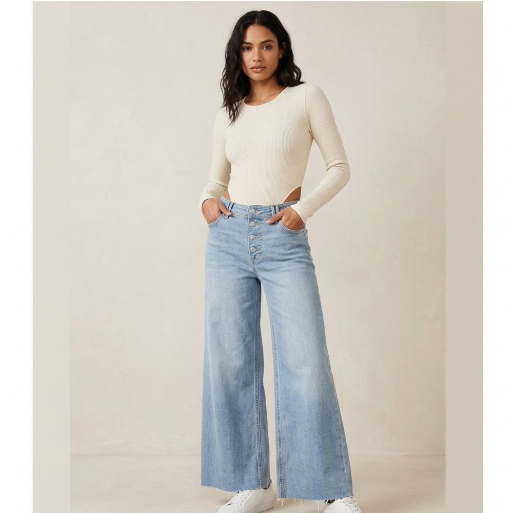 We The Free People High Rise Jeans Wide Leg‎ Button Fly Raw Hem Light Wash 27